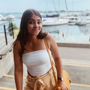 Meet your Posher, Eva